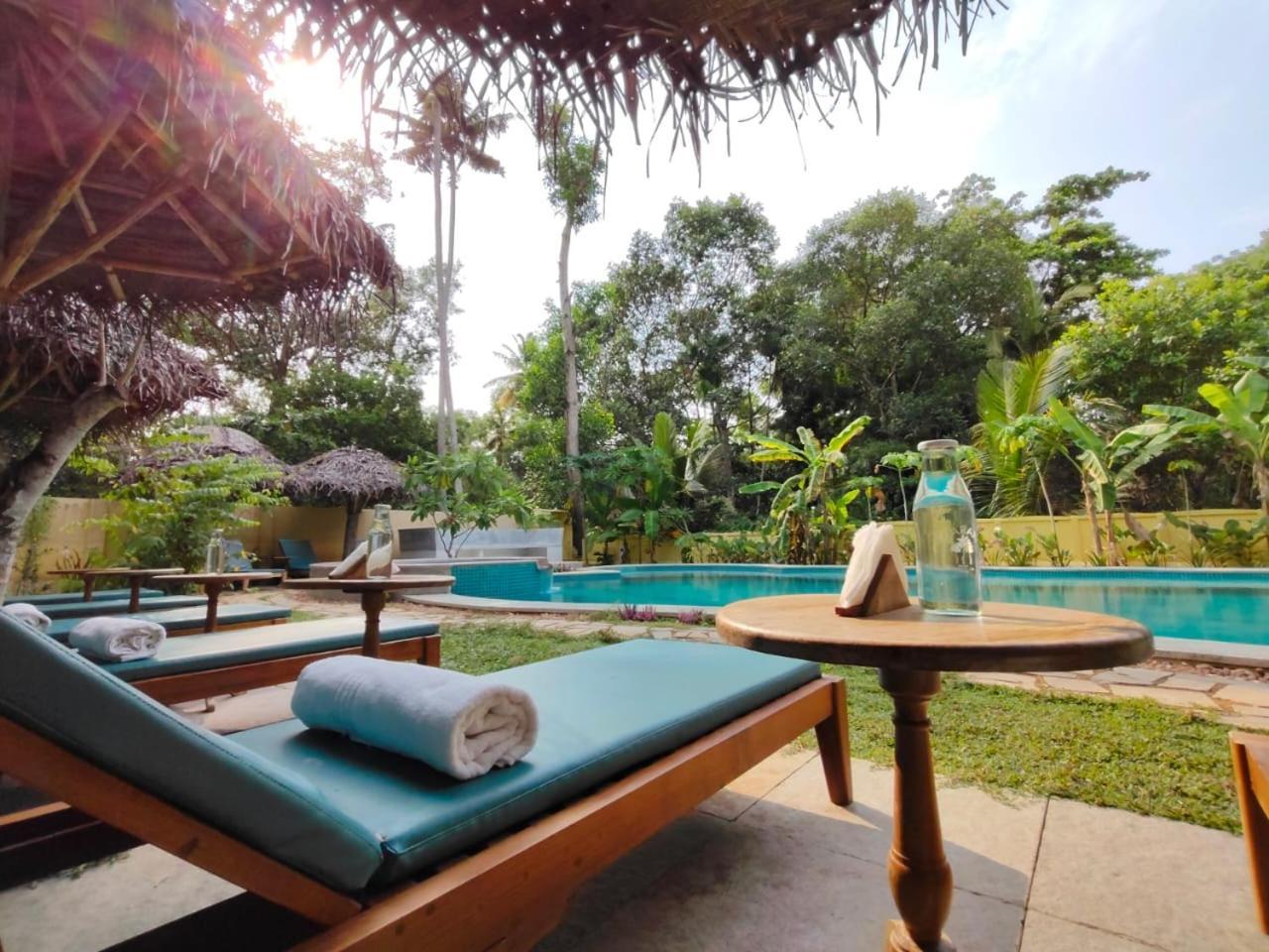 Marari Beach Bungalow Resort Alleppey มาราริคุลาม ภายนอก รูปภาพ
