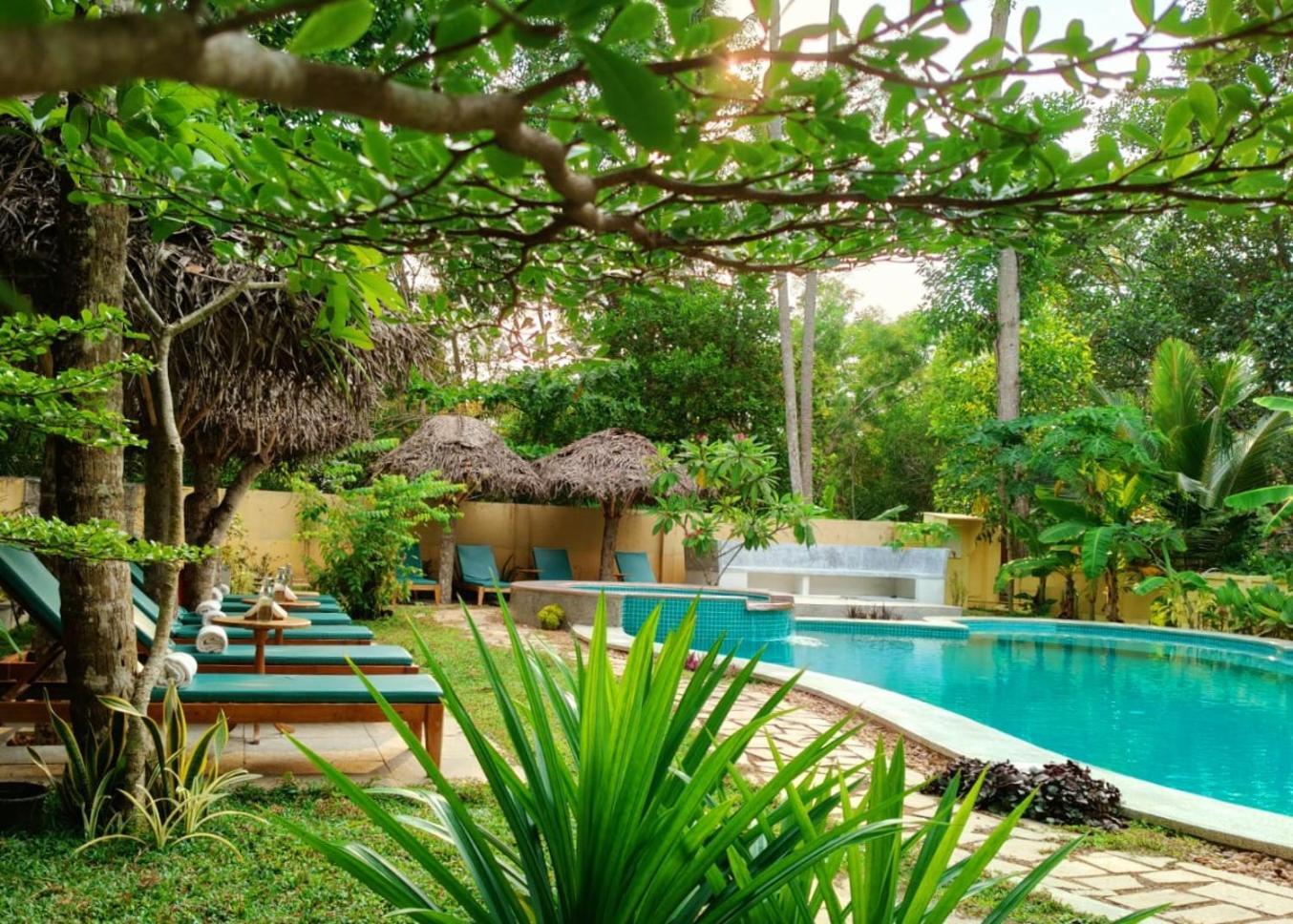 Marari Beach Bungalow Resort Alleppey มาราริคุลาม ภายนอก รูปภาพ